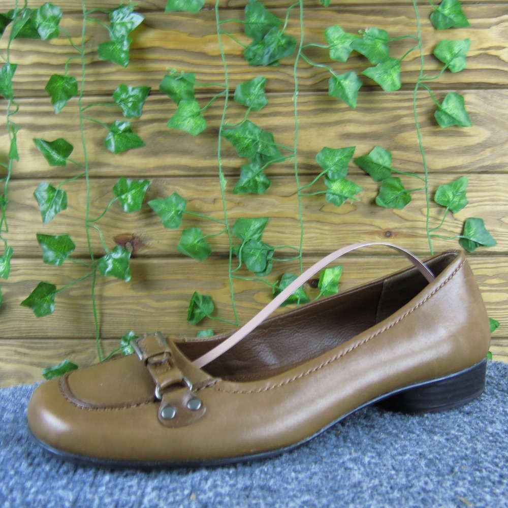 St. John's Bay Tan Leather Loafers Women's Size 9 Slip-On Comfort Flats